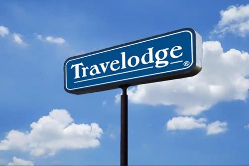 Travelodge by Wyndham Rockford South allows 18 year olds to book a room in Rockford