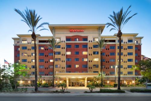 Sheraton Garden Grove-Anaheim South allows 18 year olds to book a room in Anaheim