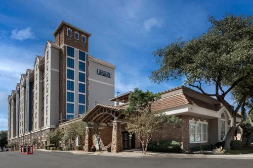 Staybridge Suites San Antonio Airport, an IHG Hotel allows 18 year olds to book a room in San Antonio