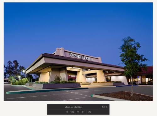 DoubleTree by Hilton Bakersfield allows 18 year olds to book a room in Bakersfield