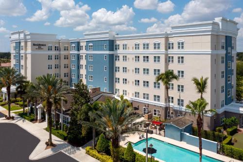 Residence Inn Port St Lucie allows 18 year olds to book a room in Port St. Lucie