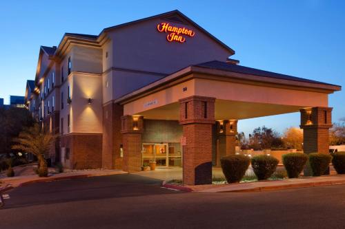 Hampton Inn Phoenix Midtown Downtown Area allows 18 year olds to book a room in Phoenix