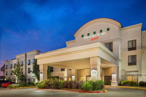 SpringHill Suites by Marriott Modesto allows 18 year olds to book a room in Modesto