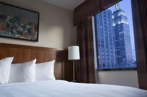 Residence Inn by Marriott New York Manhattan/Times Square allows 18 year olds to book a room in New York