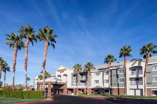 Courtyard by Marriott Henderson - Green Valley - Las Vegas allows 18 year olds to book a room in Henderson