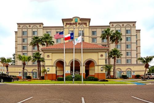 Embassy Suites by Hilton Laredo allows 18 year olds to book a room in Laredo