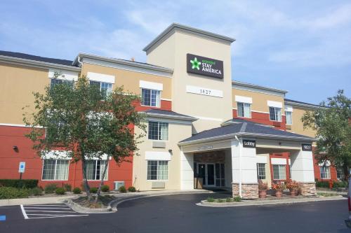 Extended Stay America Suites - Chicago - Naperville - East allows 18 year olds to book a room in Naperville