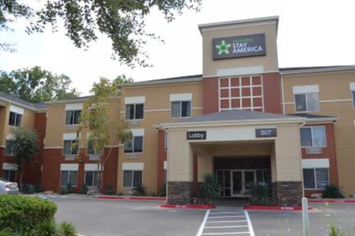 Extended Stay America Suites - Austin - Downtown - Town Lake allows 18 year olds to book a room in Austin