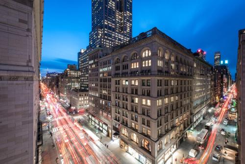 U Hotel Fifth Avenue I Empire State Building allows 18 year olds to book a room in New York