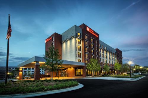 Hilton Garden Inn Durham-University Medical Center allows 18 year olds to book a room in Durham