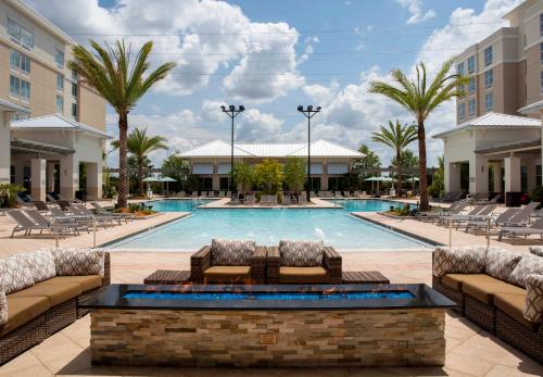 SpringHill Suites by Marriott Orlando at FLAMINGO CROSSINGS Town Center-Western Entrance allows 18 year olds to book a room in Orlando