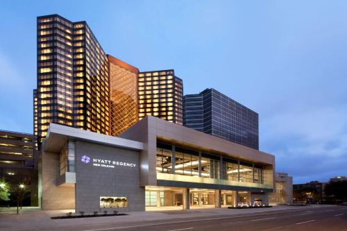 Hyatt Regency New Orleans allows 18 year olds to book a room in New Orleans