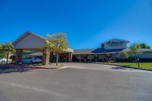 Ashmore Inn and Suites Lubbock allows 18 year olds to book a room in Lubbock