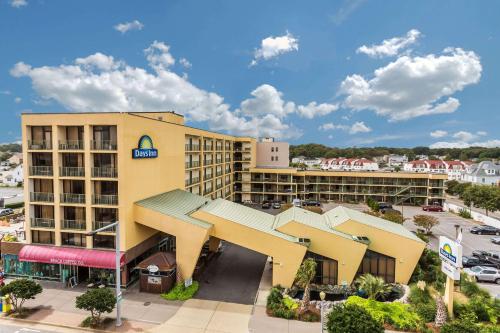 Days Inn by Wyndham Virginia Beach At The Beach allows 18 year olds to book a room in Virginia Beach