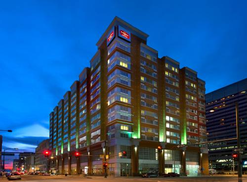 Residence Inn Denver City Center allows 18 year olds to book a room in Denver