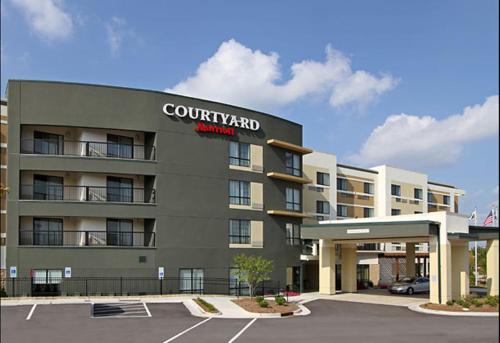 Courtyard by Marriott Raleigh North/Triangle Town Center allows 18 year olds to book a room in Raleigh