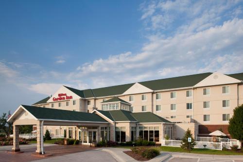 Hilton Garden Inn Omaha West allows 18 year olds to book a room in Omaha