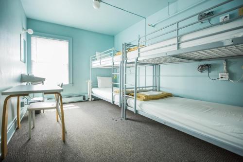 HI - Seattle Hostel at the American Hotel allows 18 year olds to book a room in Seattle