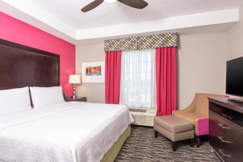 Homewood Suites by Hilton Columbus/Polaris allows 18 year olds to book a room in Columbus 