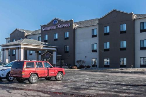 Comfort Suites North Fort Wayne allows 18 year olds to book a room in Fort Wayne