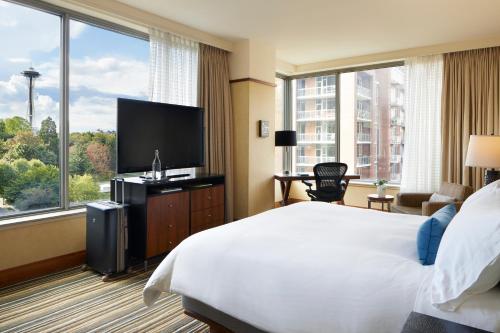 Pan Pacific Seattle allows 18 year olds to book a room in Seattle