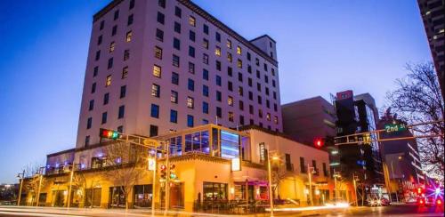 Hotel Andaluz Albuquerque, Curio Collection By Hilton allows 18 year olds to book a room in Albuquerque