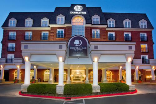 DoubleTree Suites by Hilton Lexington allows 18 year olds to book a room in Lexington