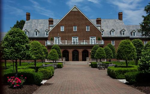 The Founders Inn & Spa Tapestry Collection By Hilton allows 18 year olds to book a room in Virginia Beach