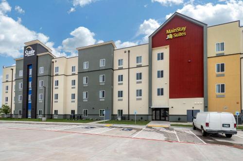 MainStay Suites Bricktown - near Medical Center allows 18 year olds to book a room in Oklahoma City