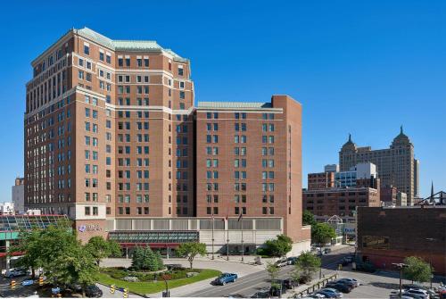 Hyatt Regency Buffalo allows 18 year olds to book a room in Buffalo