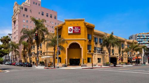 Best Western Plus Hotel at the Convention Center allows 18 year olds to book a room in Long Beach