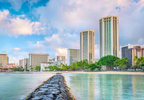 Hyatt Regency Waikiki Beach Resort & Spa allows 18 year olds to book a room in Honolulu 