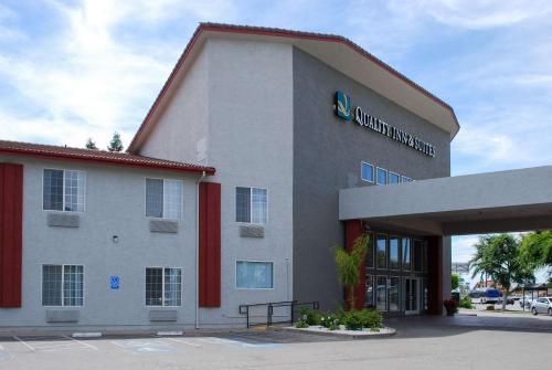 Quality Inn & Suites Fresno Northwest allows 18 year olds to book a room in Fresno