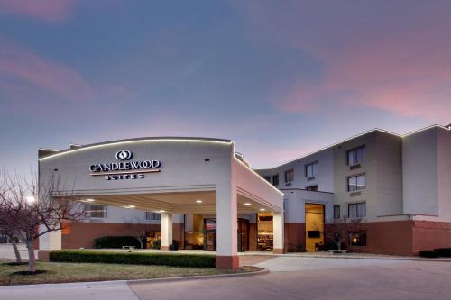 Candlewood Suites - Wichita East, an IHG Hotel allows 18 year olds to book a room in Wichita