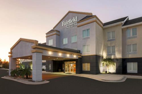 Fairfield Inn & Suites Tampa Fairgrounds/Casino allows 18 year olds to book a room in Tampa