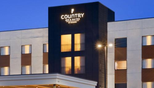 Country Inn & Suites by Radisson, Oklahoma City - Bricktown, OK allows 18 year olds to book a room in Oklahoma City