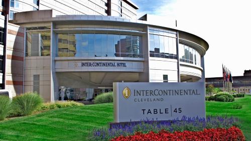 InterContinental Cleveland, an IHG Hotel allows 18 year olds to book a room in Cleveland