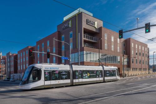 Home2 Suites Kansas City Downtown allows 18 year olds to book a room in Kansas City