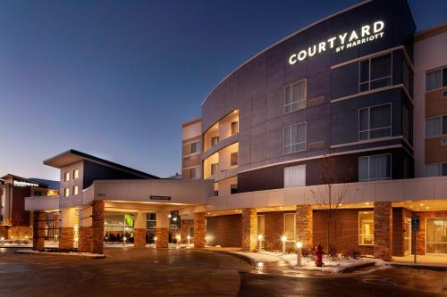 Courtyard by Marriott St. Louis West County allows 18 year olds to book a room in St. Louis