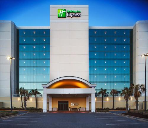 Holiday Inn Express Hotel & Suites Virginia Beach Oceanfront, an IHG Hotel allows 18 year olds to book a room in Virginia Beach