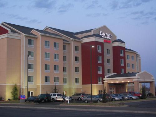 Fairfield Inn & Suites by Marriott Oklahoma City NW Expressway/Warr Acres allows 18 year olds to book a room in Oklahoma City