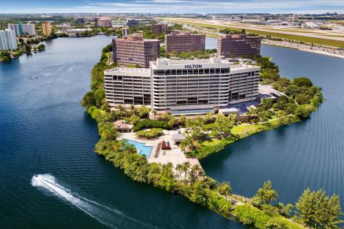 Hilton Miami Airport Blue Lagoon allows 18 year olds to book a room in Miami