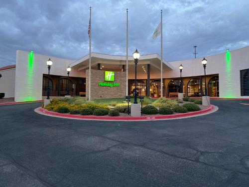 Holiday Inn El Paso West – Sunland Park, an IHG Hotel allows 18 year olds to book a room in El Paso