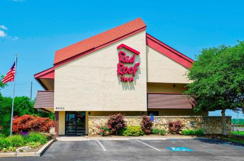 Red Roof Inn Chesapeake Conference Center allows 18 year olds to book a room in Chesapeake