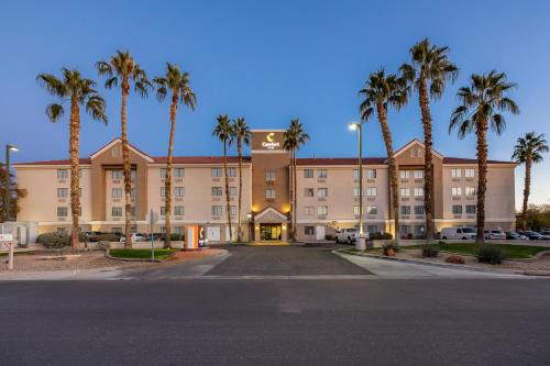 Comfort Inn Chandler - Phoenix South I-10 allows 18 year olds to book a room in Chandler