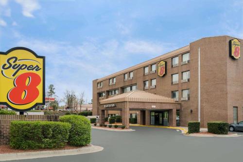 Super 8 by Wyndham Raleigh North East allows 18 year olds to book a room in Raleigh