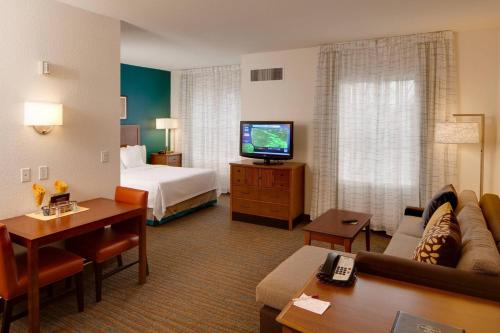 Residence Inn Wichita East at Plazzio allows 18 year olds to book a room in Wichita