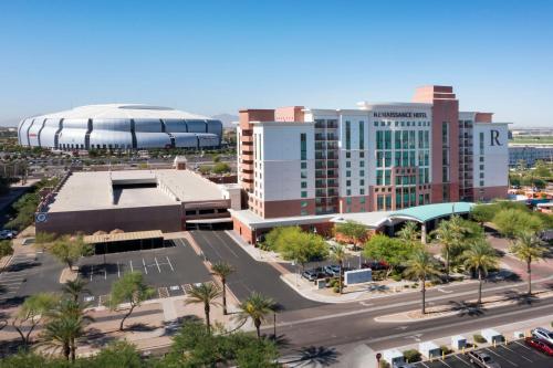 Renaissance Phoenix Glendale Hotel & Spa allows 18 year olds to book a room in Glendale