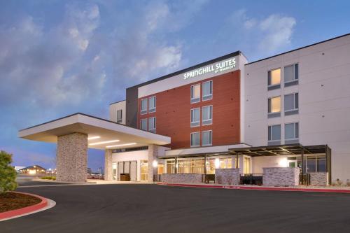 Springhill Suites by Marriott Colorado Springs North/Air Force Academy allows 18 year olds to book a room in Colorado Springs