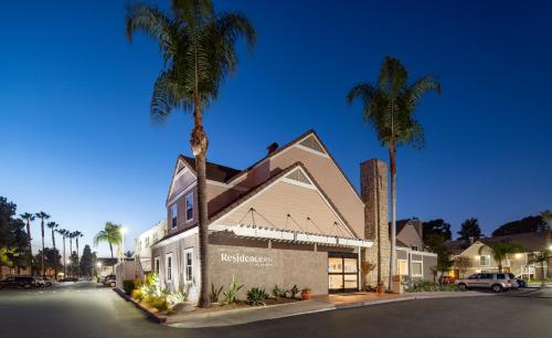 Residence by Marriott Inn Long Beach allows 18 year olds to book a room in Long Beach